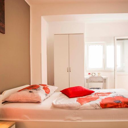 Apartman Barbara Ровин Екстериор снимка