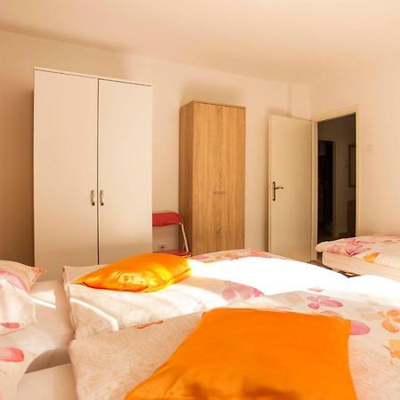 Apartman Barbara Ровин Екстериор снимка