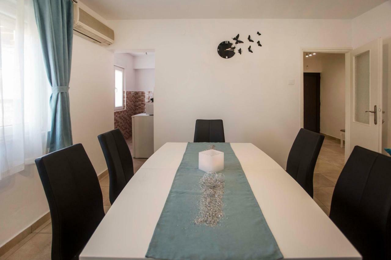 Apartman Barbara Ровин Екстериор снимка