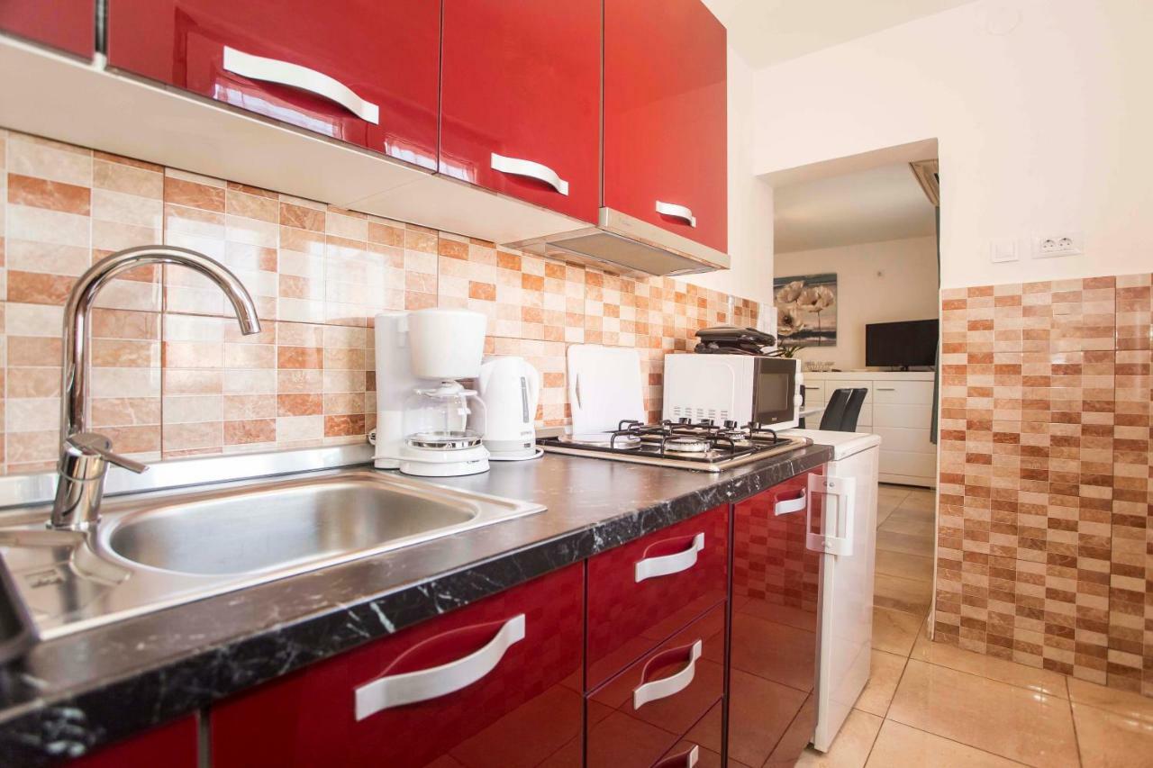 Apartman Barbara Ровин Екстериор снимка
