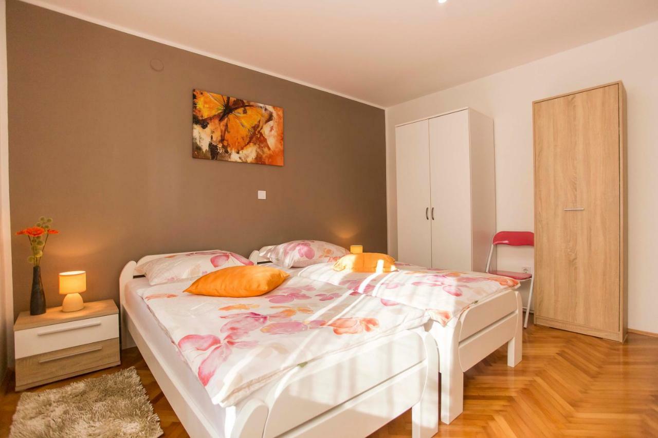 Apartman Barbara Ровин Екстериор снимка