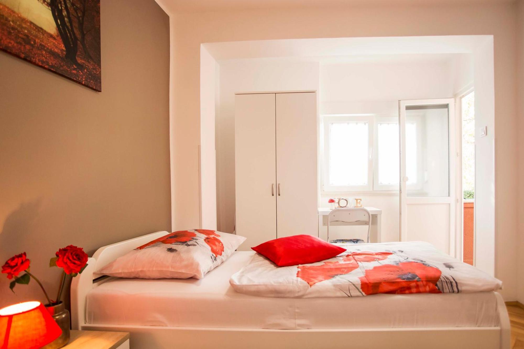 Apartman Barbara Ровин Екстериор снимка