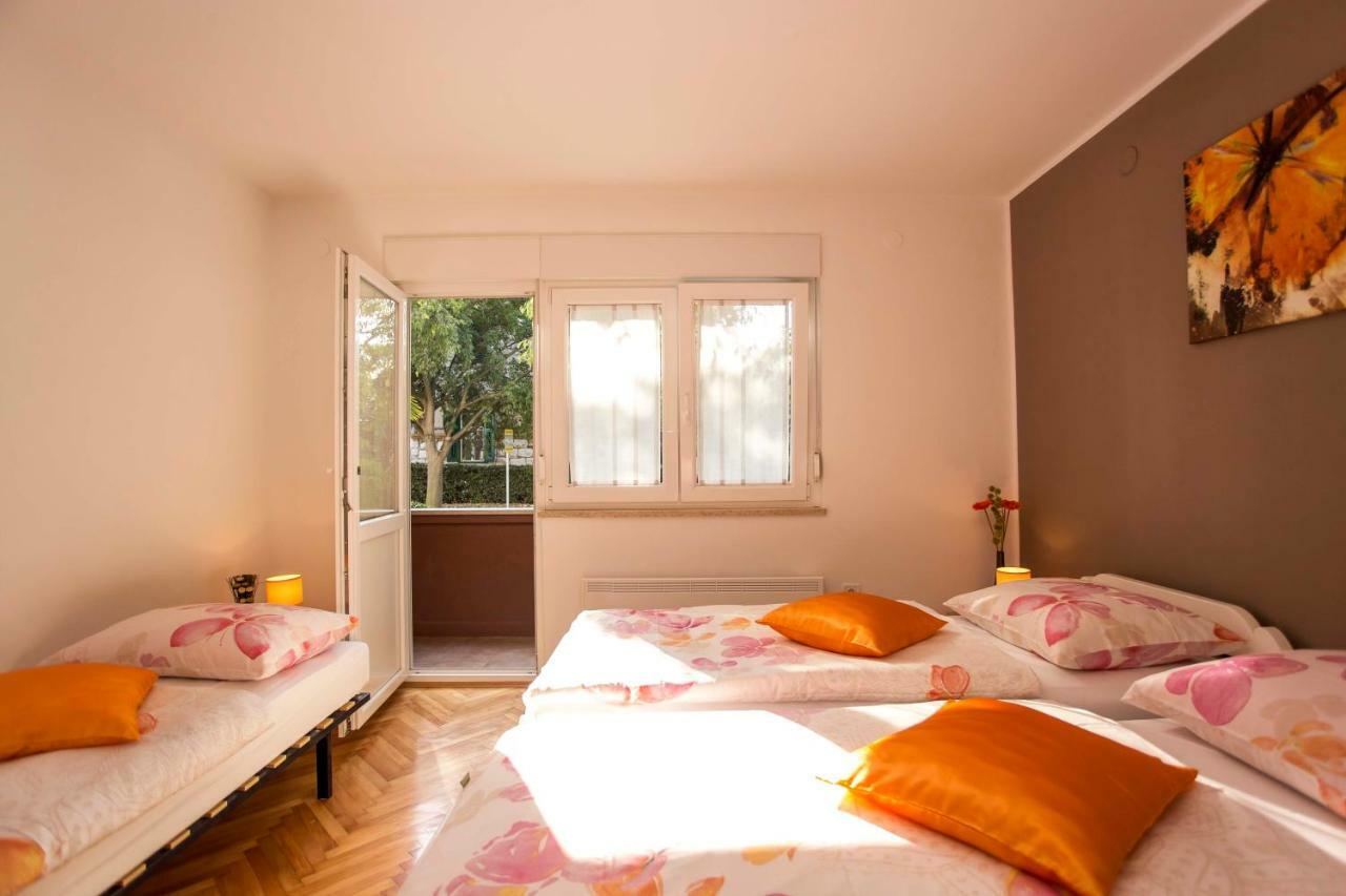Apartman Barbara Ровин Екстериор снимка