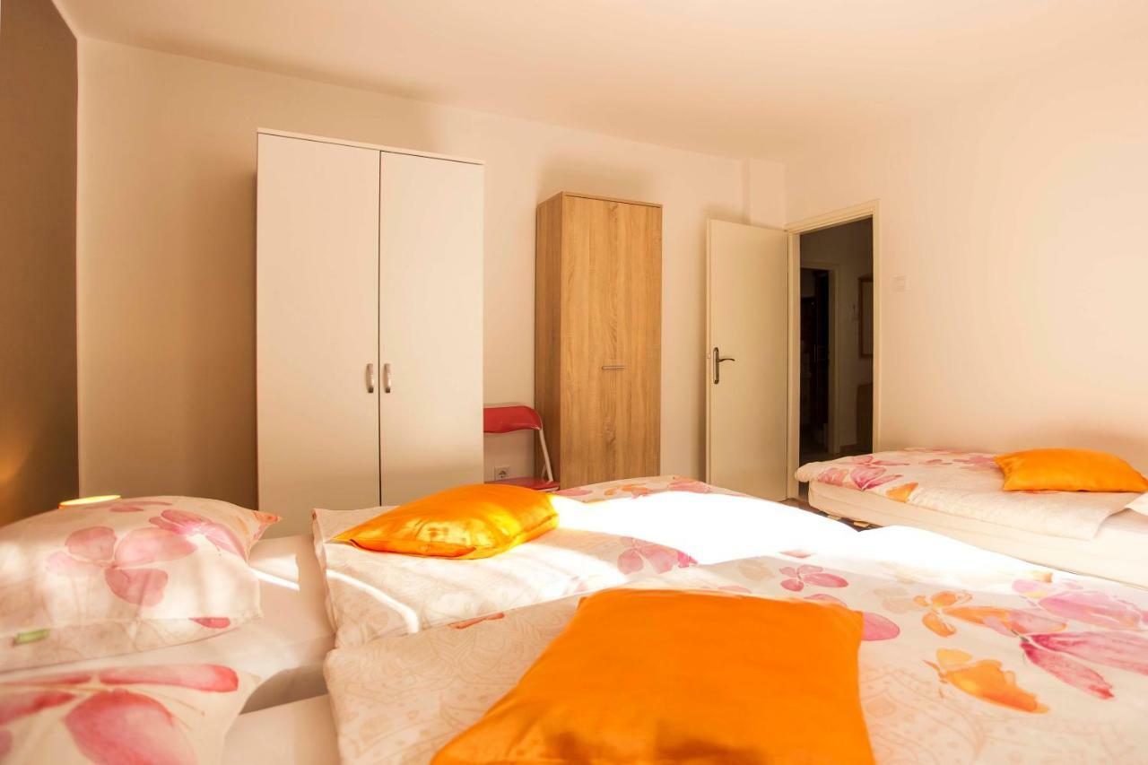 Apartman Barbara Ровин Екстериор снимка